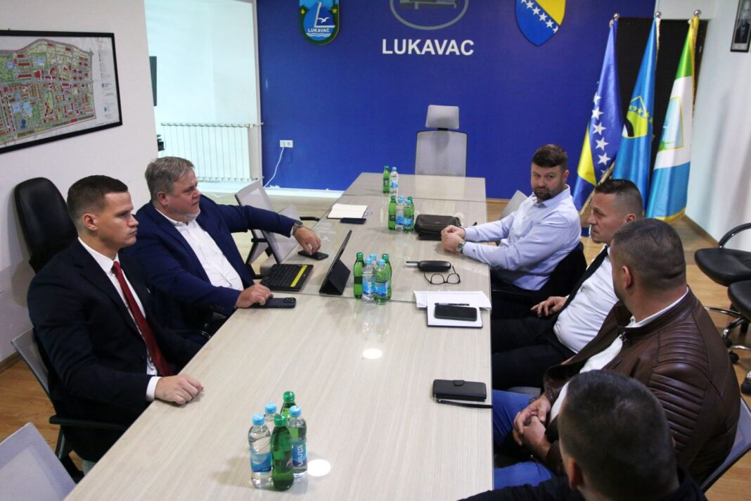 Vlada TK i Grad Lukavac udružuju snage kako bi pomogli zbrinjavanje radnika Koksare Vlada TK i Grad Lukavac udružuju snage kako bi pomogli zbrinjavanje radnika Koksare