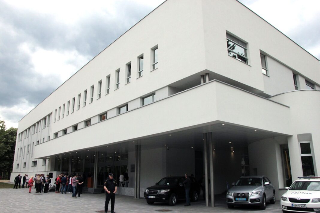 Radnici u pravosudnim institucijama u TK od ponedjeljka stupaju u štrajk Radnici u pravosudnim institucijama u TK od ponedjeljka stupaju u štrajk