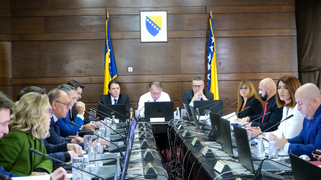 Vlada FBiH utvrdila izmjene Zakona o policijskim službenicima Vlada FBiH utvrdila izmjene Zakona o policijskim službenicima