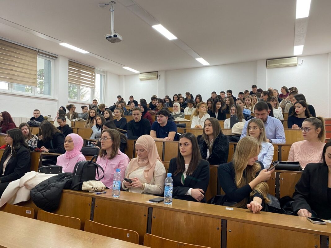 Stipendirano 107 izuzetnih redovnih studenata Stipendirano 107 izuzetnih redovnih studenata