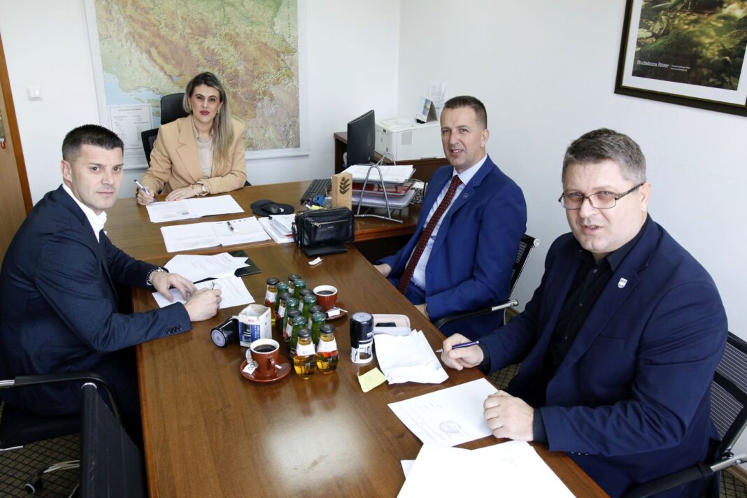 Više od pola miliona KM od ekoloških naknada za projekte u Gračanici, Živinicama i Kladnju Više od pola miliona KM od ekoloških naknada za projekte u Gračanici, Živinicama i Kladnju