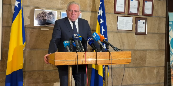 Minimalna plata u FBiH bi mogla rasti 2,7 posto, odluka iduće sedmice Minimalna plata u FBiH bi mogla rasti 2,7 posto, odluka iduće sedmice