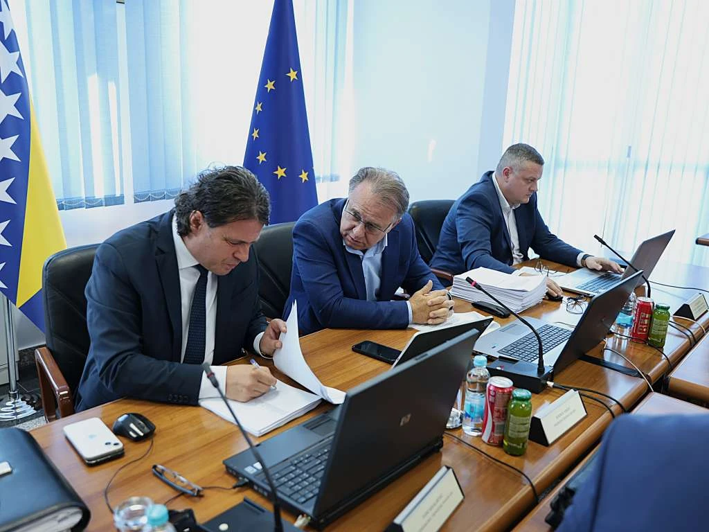 Vlada FBiH utvrdila izmjene Zakona o PIO-u, penzije rastu 17,2 posto za sve penzionere Vlada FBiH utvrdila izmjene Zakona o PIO-u, penzije rastu 17,2 posto za sve penzionere