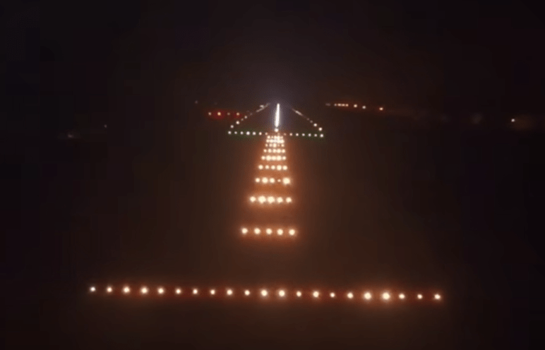 Završena ugradnja posebnih svjetala na centralnoj pisti Tuzlanskog aerodroma Završena ugradnja posebnih svjetala na centralnoj pisti Tuzlanskog aerodroma