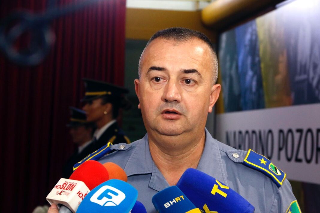 Elvir Mahmutović novi direktor Uprave policije MUP-a TK Elvir Mahmutović novi direktor Uprave policije MUP-a TK