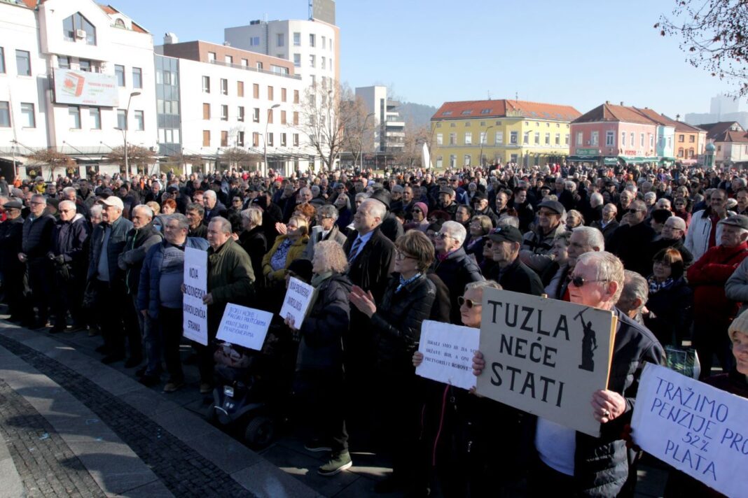 Za subotu zakazan novi protest penzionera u Tuzli Za subotu zakazan novi protest penzionera u Tuzli