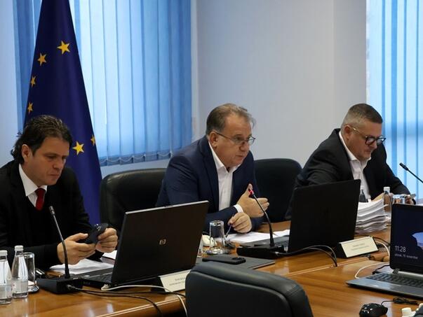 Skoro četiri miliona KM pomoći privatnim poslodavcima, obrtima i ostalim samostalnim djelatnostima u Federaciji BiH Skoro četiri miliona KM pomoći privatnim poslodavcima, obrtima i ostalim samostalnim djelatnostima u Federaciji BiH