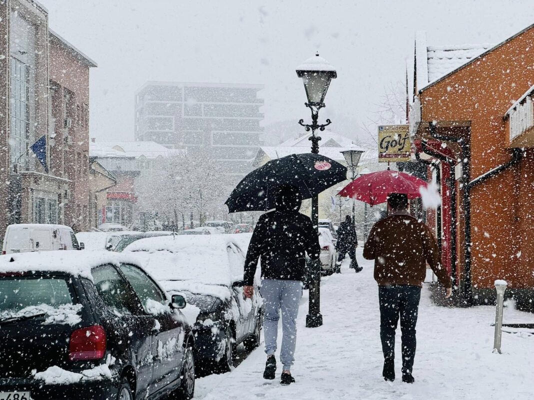 Vrijeme danas: Oblačno sa snijegom Vrijeme danas: Oblačno sa snijegom