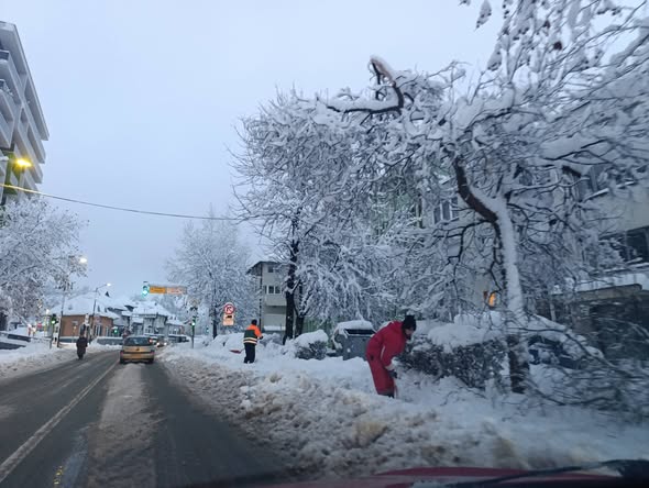 Izdata preporuka poslodavcima: Prilagodite rad zbog niskih temperatura i snijega Izdata preporuka poslodavcima: Prilagodite rad zbog niskih temperatura i snijega