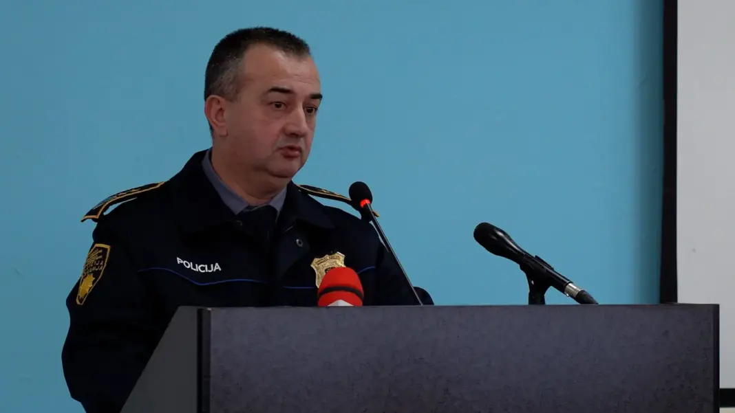 Skupština TK raspravljala o navijačkom sukobu, traži se odgovornost policijskih agencija Skupština TK raspravljala o navijačkom sukobu, traži se odgovornost policijskih agencija