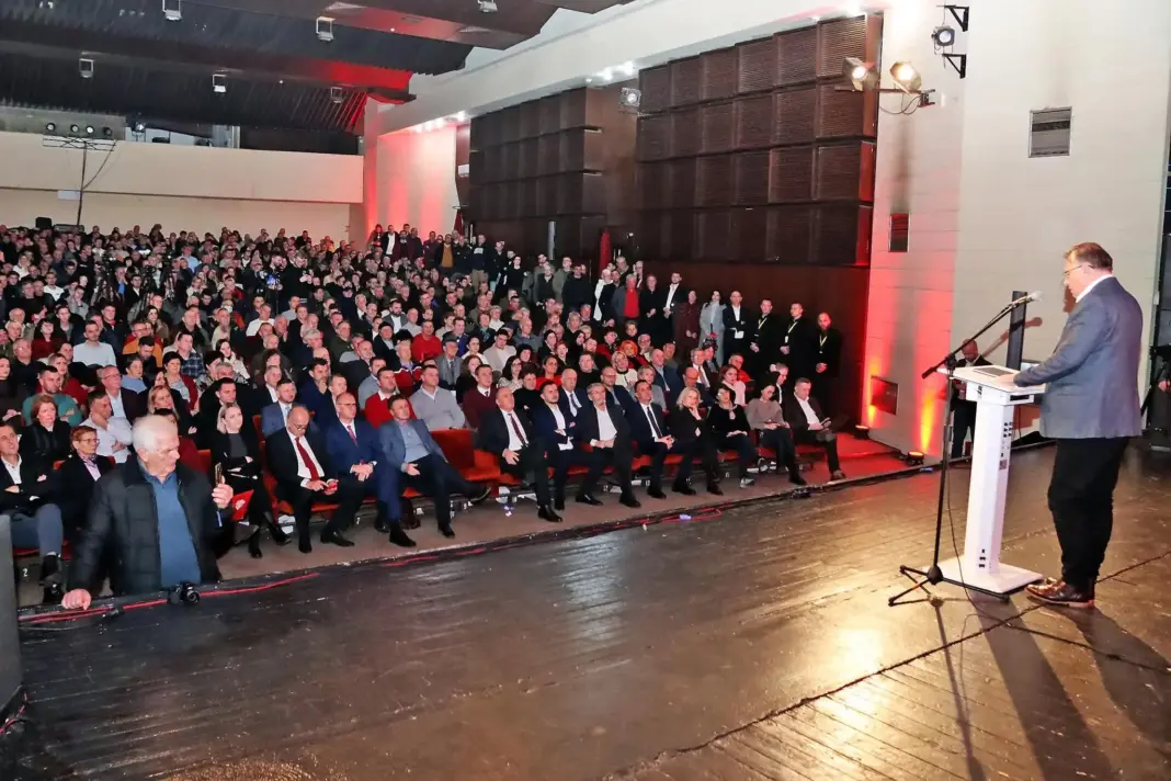 Nikšić u Tuzli predstavio fiskalne reforme Vlade FBiH, najavljene jače kontrole i uređenje bankarskog sektora Nikšić u Tuzli predstavio fiskalne reforme Vlade FBiH, najavljene jače kontrole i uređenje bankarskog sektora