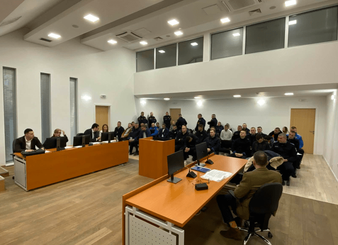 Tužilaštvo TK: Predložena mjera pritvora za 14 uhapšenih navijača Tužilaštvo TK: Predložena mjera pritvora za 14 uhapšenih navijača