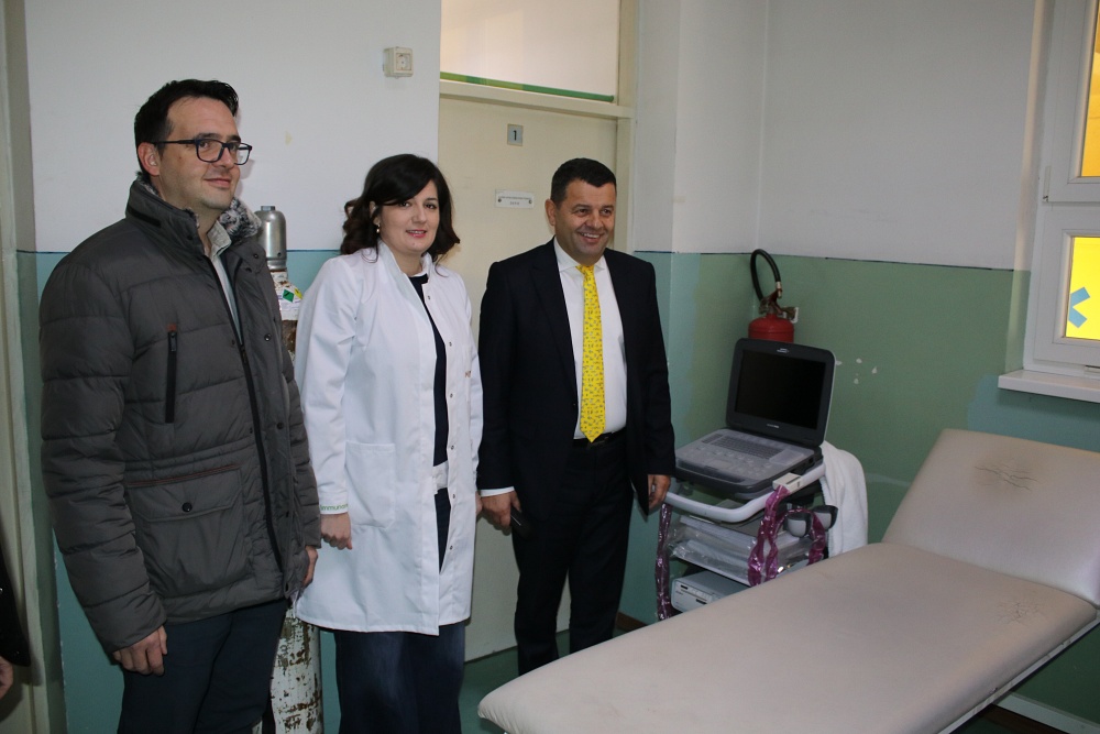 Ministar Hurtić podržao projekat unapređenja zdravstvene zaštite Roma u Kalesiji Ministar Hurtić podržao projekat unapređenja zdravstvene zaštite Roma u Kalesiji