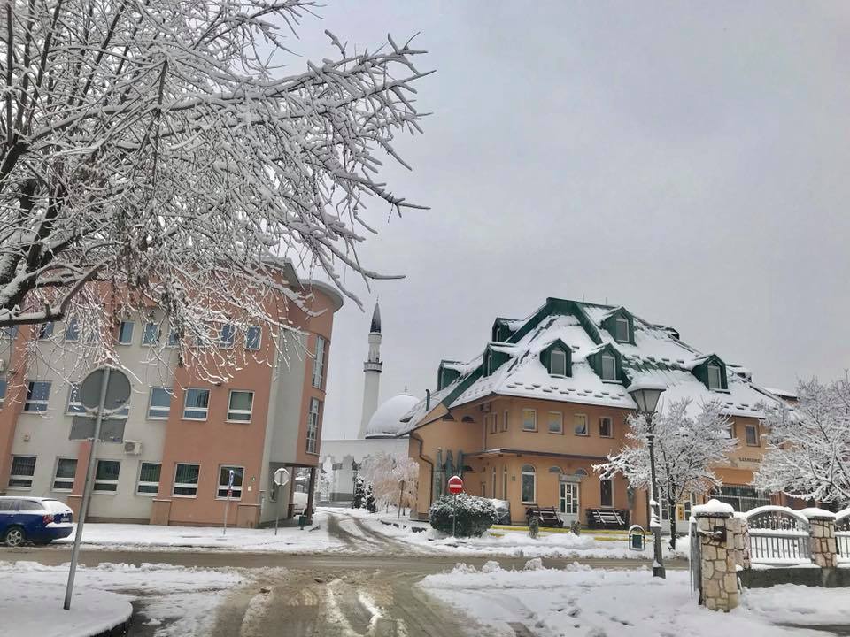 Bila je zima sa puno snijega: Začas se smrznemo iako temperature nisu tako niske, klimatske promjene ili nešto drugo Bila je zima sa puno snijega: Začas se smrznemo iako temperature nisu tako niske, klimatske promjene ili nešto drugo