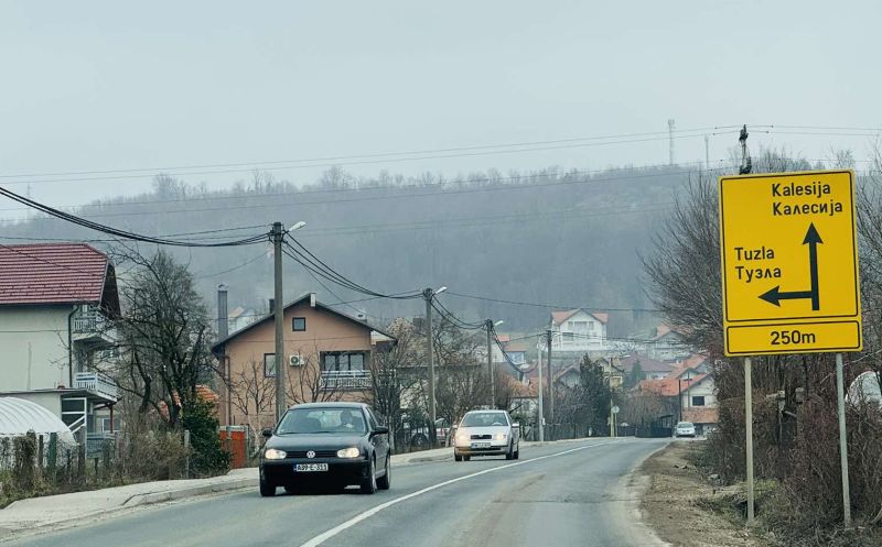 BIHAMK: Saobraća se po mokrim ili vlažnim cestama, učestali odroni kamenja i zemlje BIHAMK: Saobraća se po mokrim ili vlažnim cestama, učestali odroni kamenja i zemlje