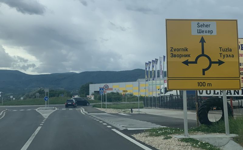 BIHAMK: Saobraća se po suhoj ili vlažnoj cesti, u višim planinskim predjelima mjestimično ima leda BIHAMK: Saobraća se po suhoj ili vlažnoj cesti, u višim planinskim predjelima mjestimično ima leda