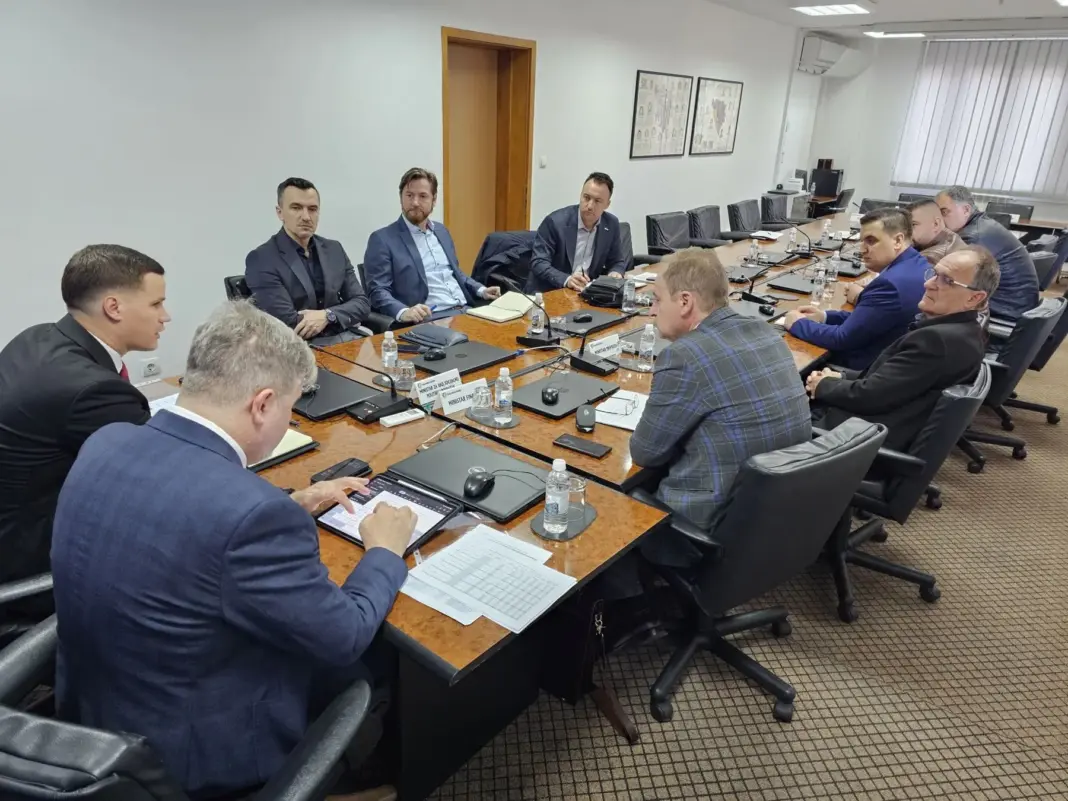 Vlada TK pokreće programe zbrinjavanja radnika Koksare Lukavac Vlada TK pokreće programe zbrinjavanja radnika Koksare Lukavac