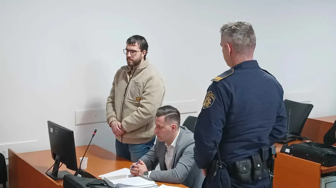 Sudi mu se za ubistvo Saše Vilušića: Ahmed Kastrati sinoć ponovo uhapšen Sudi mu se za ubistvo Saše Vilušića: Ahmed Kastrati sinoć ponovo uhapšen