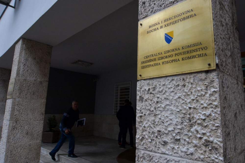 Četiri firme u trci za CIK-ov tender težak 100 miliona KM Četiri firme u trci za CIK-ov tender težak 100 miliona KM