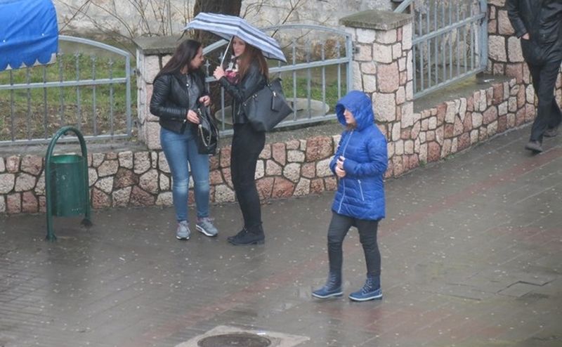 U BiH danas oblačno sa kišom, dnevna temperatura između 6 i 11, na jugu zemlje do 13 stepeni U BiH danas oblačno sa kišom, dnevna temperatura između 6 i 11, na jugu zemlje do 13 stepeni