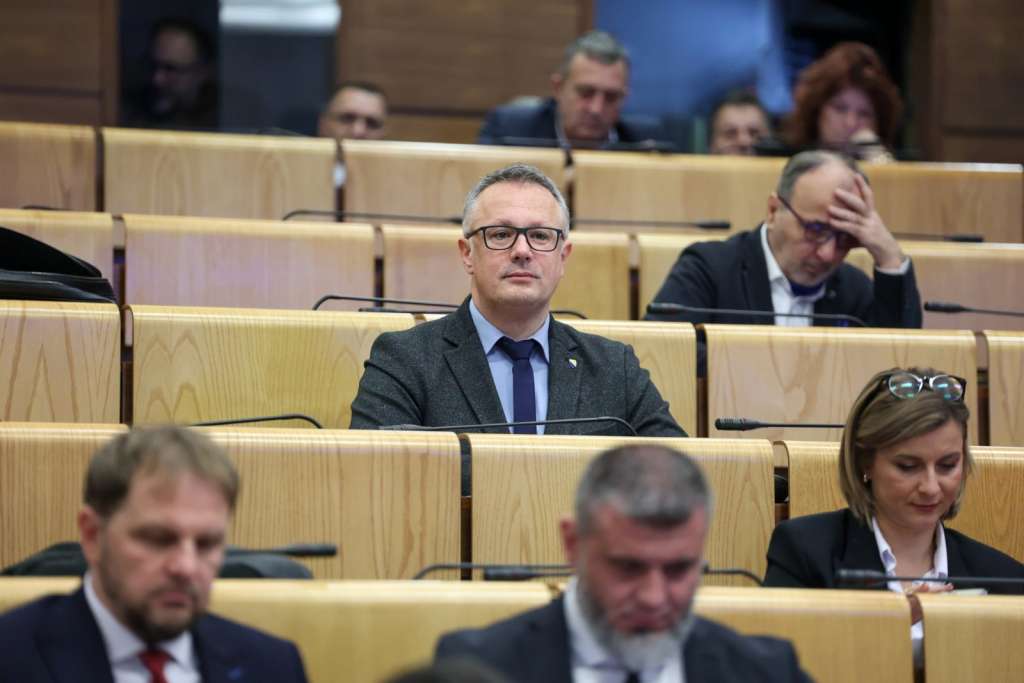 U parlamentarnoj proceduri Zakon o sprječavanju sukoba interesa u FBiH U parlamentarnoj proceduri Zakon o sprječavanju sukoba interesa u FBiH