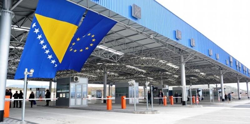 Nova pravila na granicama: Evo koliko keša možete unijeti i iznijeti iz BiH Nova pravila na granicama: Evo koliko keša možete unijeti i iznijeti iz BiH