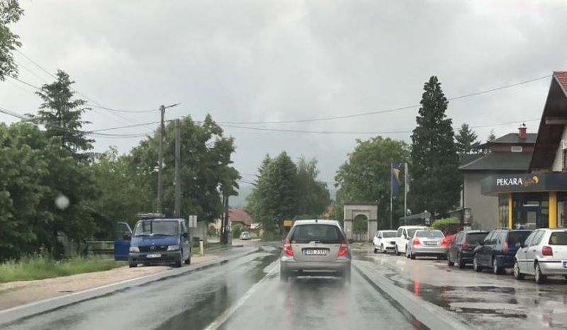 BIHAMK: Vožnju prilagoditi trenutnim uvjetima i stanju na putevima zbog kiše BIHAMK: Vožnju prilagoditi trenutnim uvjetima i stanju na putevima zbog kiše