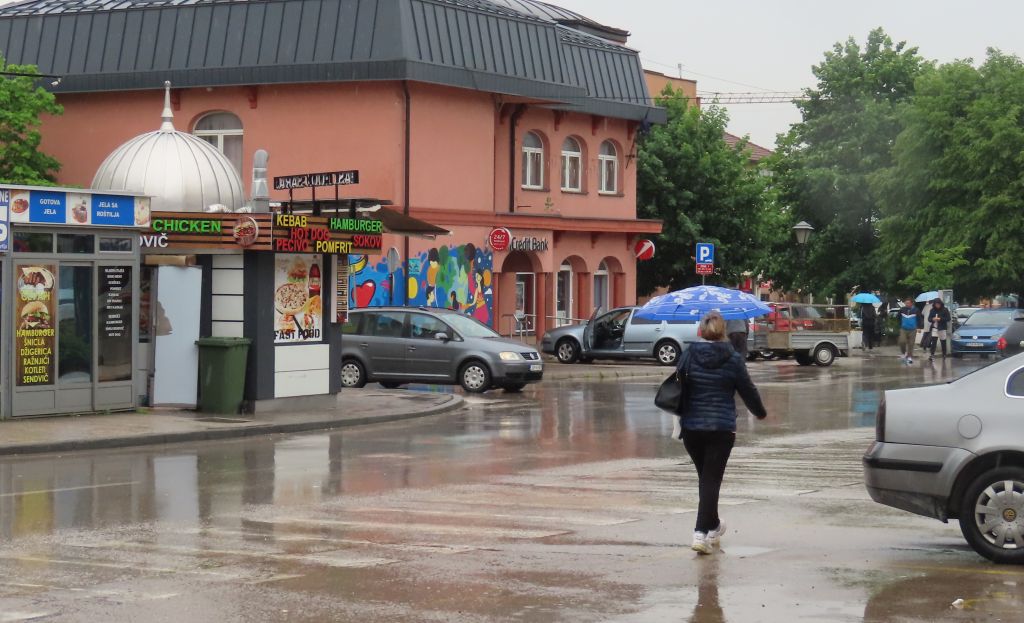 U BiH prijepodne oblačno s kišom, dnevna temperatura između 10 i 15°C, na jugu zemlje do 18°C U BiH prijepodne oblačno s kišom, dnevna temperatura između 10 i 15°C, na jugu zemlje do 18°C