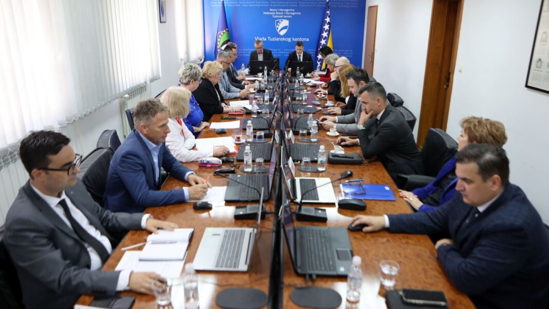 Novi vodni projekti za sigurnije i kvalitetnije vodosnabdijevanje širom Kantona Novi vodni projekti za sigurnije i kvalitetnije vodosnabdijevanje širom Kantona