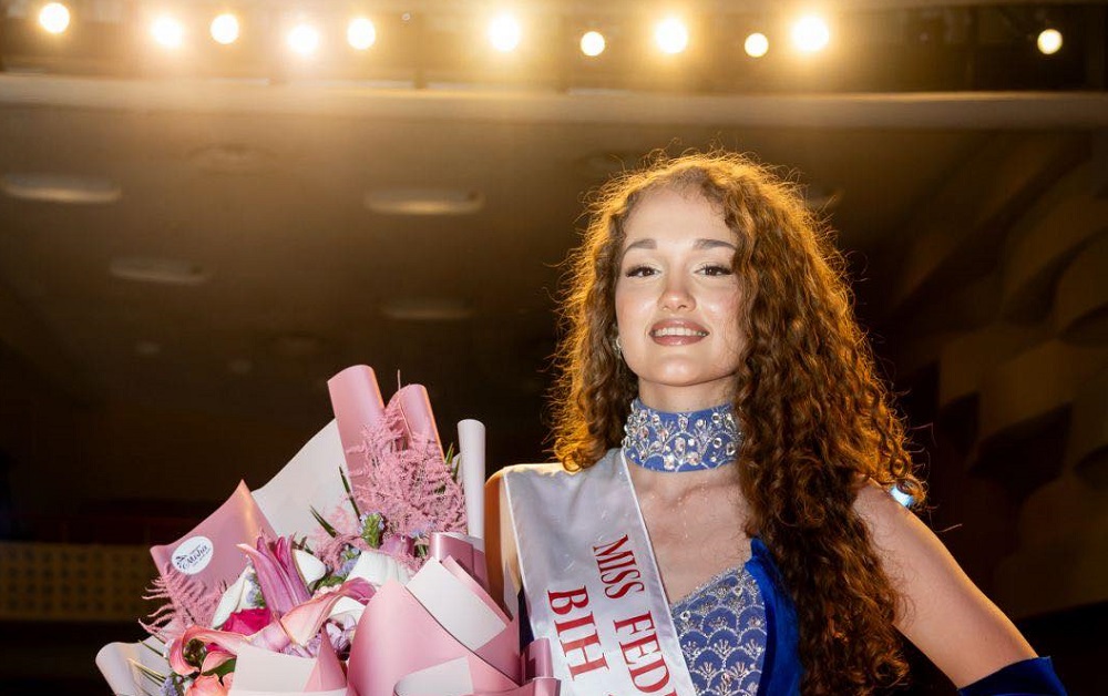 Tuzlanka Amina Hasanović izabrana za Miss Federacije BiH Tuzlanka Amina Hasanović izabrana za Miss Federacije BiH