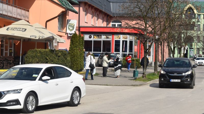 U BiH danas umjereno do pretežno oblačno vrijeme, temperature od 12 do 17, na jugu do 21 stepen U BiH danas umjereno do pretežno oblačno vrijeme, temperature od 12 do 17, na jugu do 21 stepen