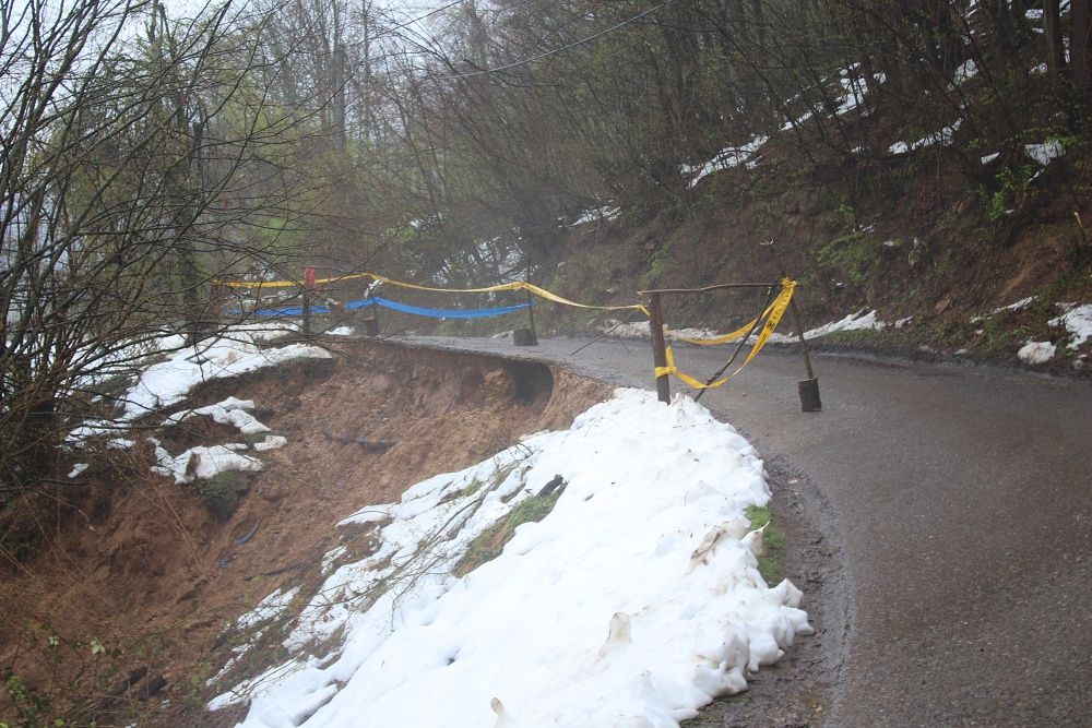 Izvjestaj KOC-a Tuzla:Poplave i klizišta na brojnim lokacijama u TK Izvjestaj KOC-a Tuzla:Poplave i klizišta na brojnim lokacijama u TK