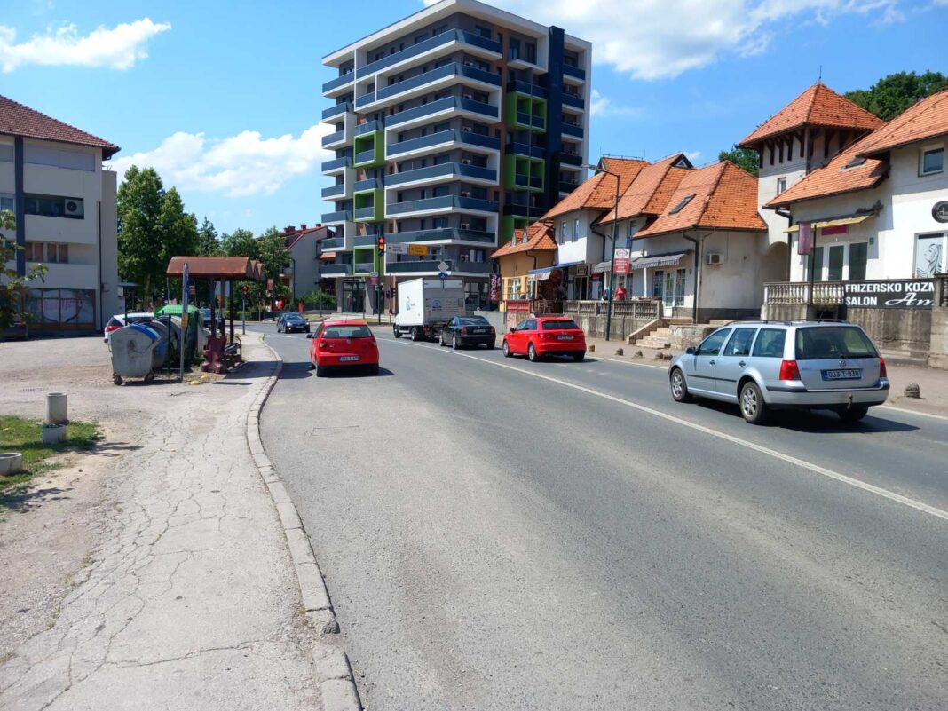 BIHAMK: Na putevima u BiH saobraća se nesmetano, izuzetak su dionice gdje se izvode sanacioni radovi BIHAMK: Na putevima u BiH saobraća se nesmetano, izuzetak su dionice gdje se izvode sanacioni radovi