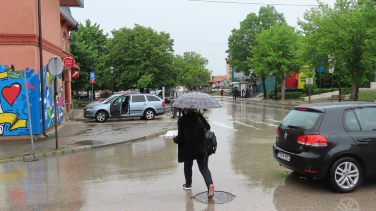 U BiH danas pretežno oblačno vrijeme sa slabom kišom, popodne smanjenje oblačnosti U BiH danas pretežno oblačno vrijeme sa slabom kišom, popodne smanjenje oblačnosti