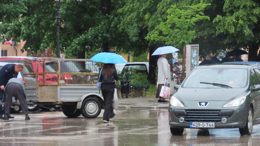 U Bosni i Hercegovini danas kiša, pljuskovi i grmljavina uz pad temperature zraka U Bosni i Hercegovini danas kiša, pljuskovi i grmljavina uz pad temperature zraka