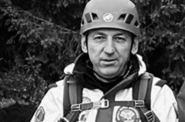 Spasilac Mirsad Smajić je jučer poginuo na Romaniji, od njega se oprostili načelnik Kalesije i kolege Spasilac Mirsad Smajić je jučer poginuo na Romaniji, od njega se oprostili načelnik Kalesije i kolege