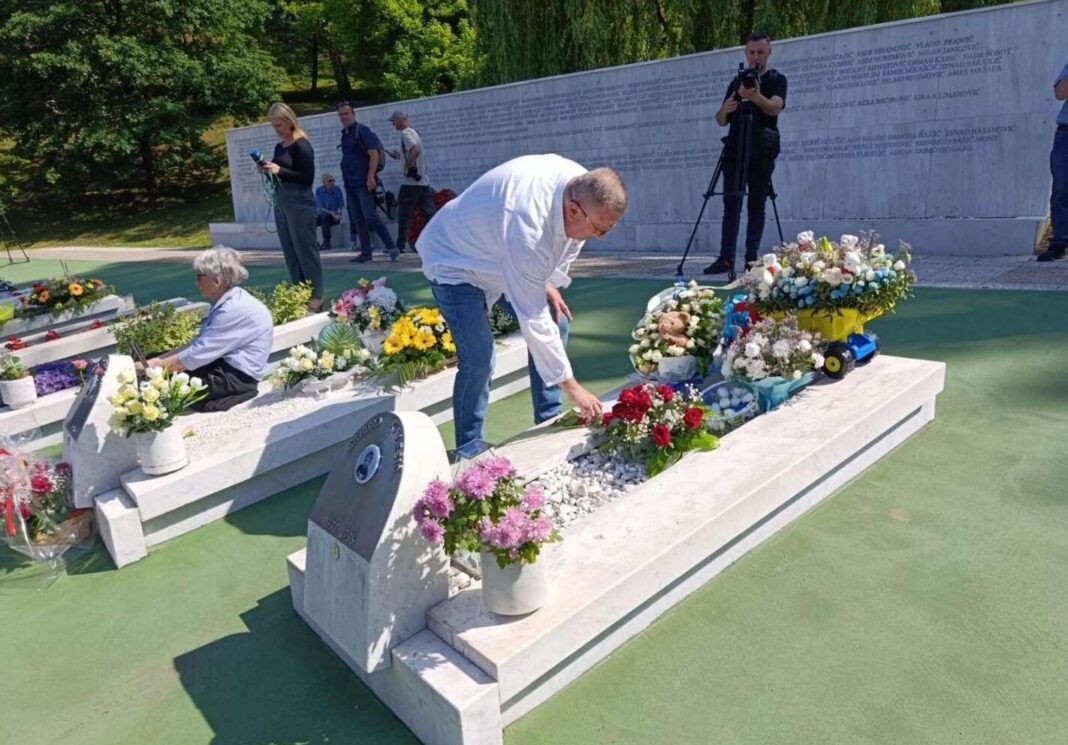 Otac najmlađe žrtve Kapije: Dok sam živ, želim pričati Otac najmlađe žrtve Kapije: Dok sam živ, želim pričati