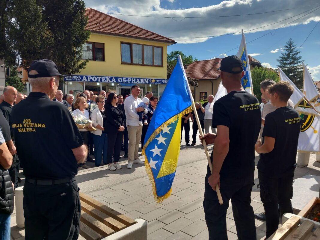 Obilježena 34. godišnjica pogibije „Zlatnog ljiljana“ Senada Požegića Obilježena 34. godišnjica pogibije „Zlatnog ljiljana“ Senada Požegića