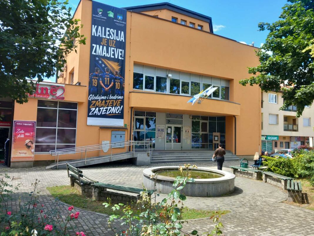 Kalesijsko ljeto 2026: U subotu “Igranka k’o nekad”, nastupa KUD “7. april Vukovije” Kalesijsko ljeto 2026: U subotu “Igranka k’o nekad”, nastupa KUD “7. april Vukovije”