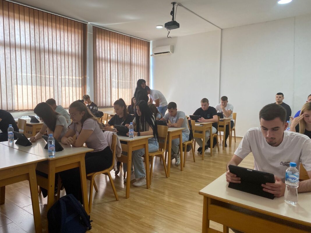 Prezentovan aplikativni softver u saobraćajnoj edukaciji Prezentovan aplikativni softver u saobraćajnoj edukaciji