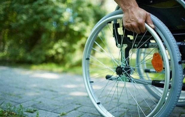 Osobe s invaliditetom dobijaju veće olakšice u BiH: Povećan limit za uvoz automobila bez carine na 45.000 KM Osobe s invaliditetom dobijaju veće olakšice u BiH: Povećan limit za uvoz automobila bez carine na 45.000 KM