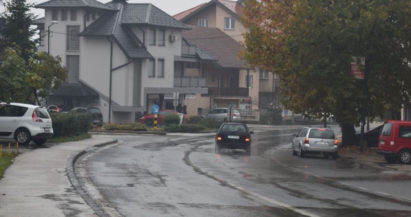 BIHAMK: Kolovoz mjestimično mokar, povećana opasnost od odrona BIHAMK: Kolovoz mjestimično mokar, povećana opasnost od odrona
