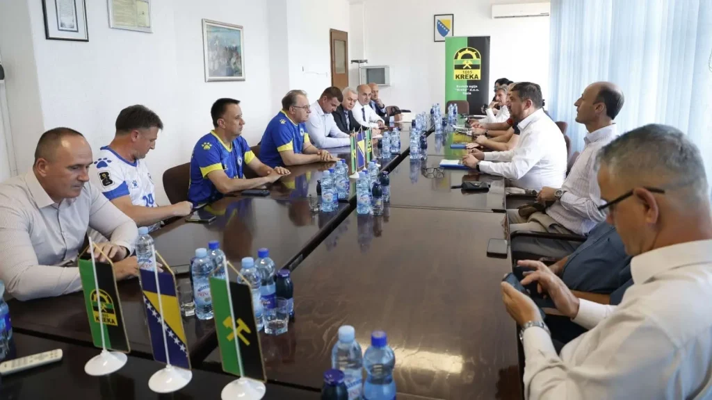 Premijer FBiH posjetio RMU Kreka, najavljena nova rješenja za razvoj rudnika Premijer FBiH posjetio RMU Kreka, najavljena nova rješenja za razvoj rudnika