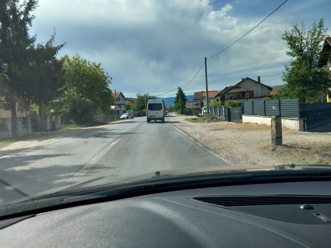 BIHAMK: Kolovoz mjestimično vlažan, na pojedinim dionicama smanjena vidljivost zbog magle BIHAMK: Kolovoz mjestimično vlažan, na pojedinim dionicama smanjena vidljivost zbog magle
