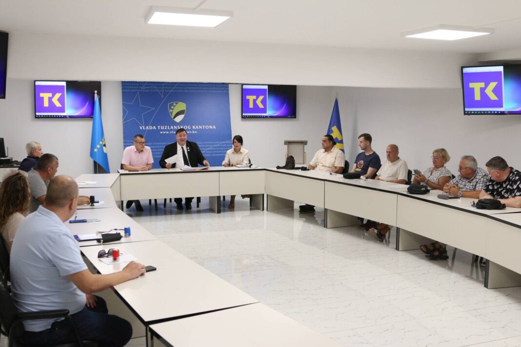 Za 18 projekata u oblasti saobraćaja izdvojeno gotovo 40.000 KM Za 18 projekata u oblasti saobraćaja izdvojeno gotovo 40.000 KM
