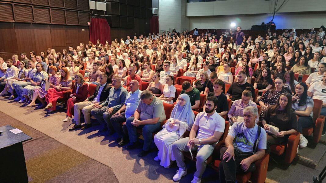 Vlada TK dodijelila stipendije za 854 studenta i učenika iz reda branilačke populacije Vlada TK dodijelila stipendije za 854 studenta i učenika iz reda branilačke populacije