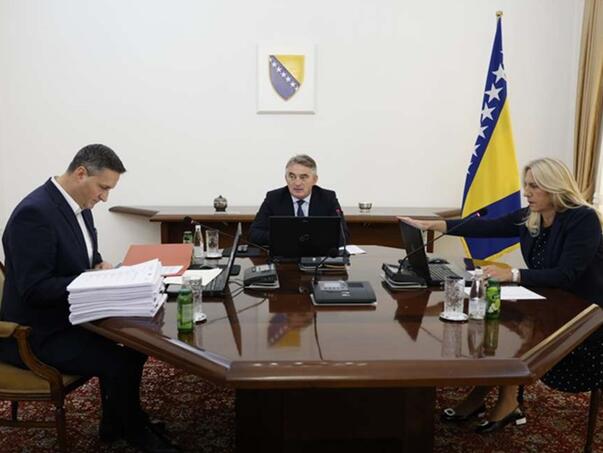 Predsjedništvo BiH usvojilo budžet za 2026. godinu, ide u parlament Predsjedništvo BiH usvojilo budžet za 2026. godinu, ide u parlament