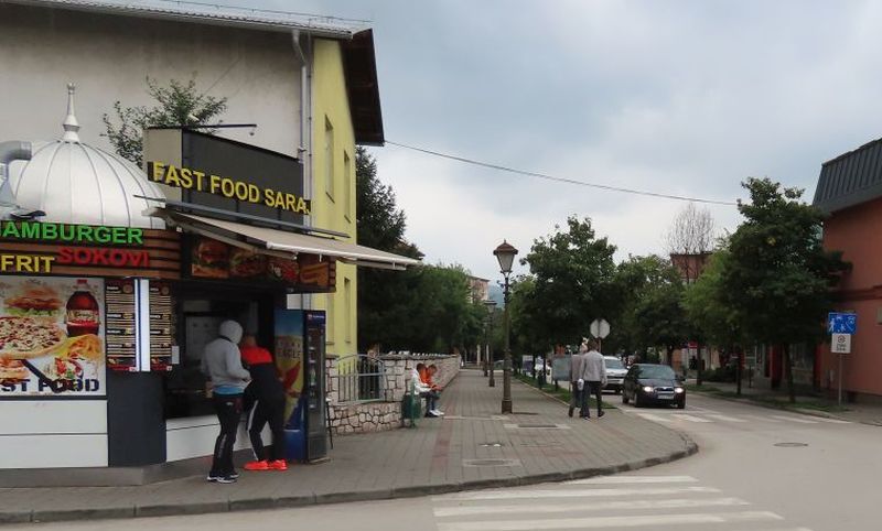 Danas postepeno smanjenje oblačnosti i prestanak padavina Danas postepeno smanjenje oblačnosti i prestanak padavina