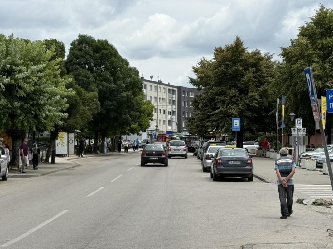 Danas umjeren porast naoblake, što može usloviti lokalne pljuskove, ponegdje praćene grmljavinom Danas umjeren porast naoblake, što može usloviti lokalne pljuskove, ponegdje praćene grmljavinom