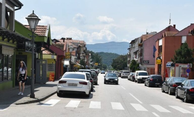 U BiH danas sunčano i vruće, na jugu do 42 stepena U BiH danas sunčano i vruće, na jugu do 42 stepena